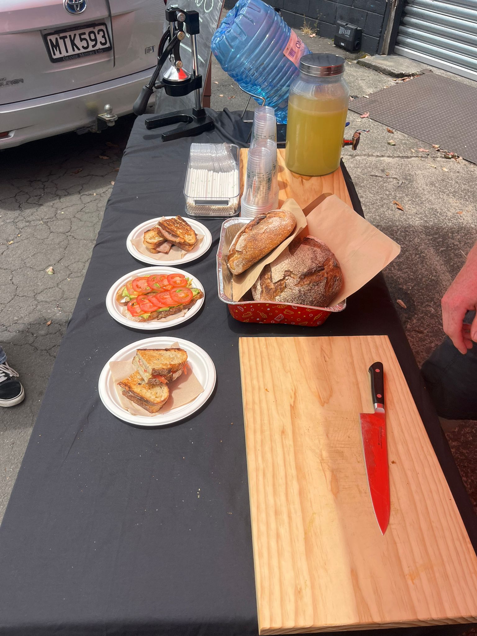The setup at market
